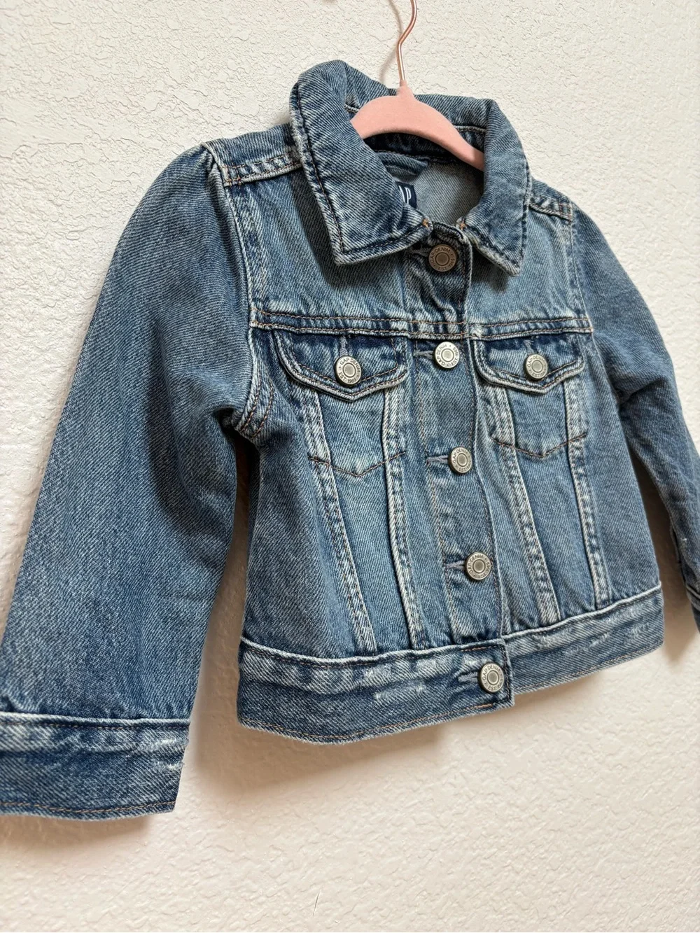 GAP Unisex Toddler Classic Medium Wash Denim Jacket 100% Cotton 2T NWOT